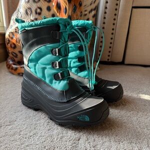 Size 5 kids North Face Waterproof boots